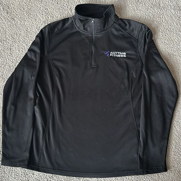 The North Face Ladies Tech Fleece “Anytime Fitness” 1/4 Zip Top! - Picture 10 of 10